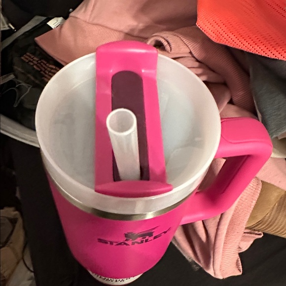 Stanley Vibrant Pink H2.0 Tumbler - Picture 5 of 8